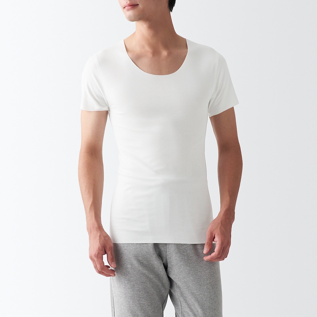 WHITE(봉제선이 없는 · 티가 나지 않는 이너 티셔츠)